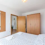 Charming With Balcony - Comfort One Bedroom Lejlighed *