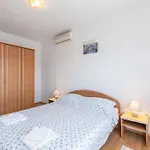 Charming With Balcony - Comfort One Bedroom Trogir