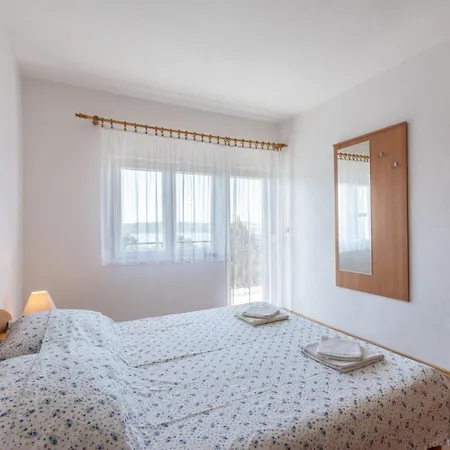 Charming With Balcony - Comfort One Bedroom 公寓 特罗吉尔