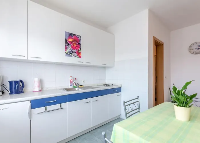 Charming With Balcony - Comfort One Bedroom 公寓 特罗吉尔