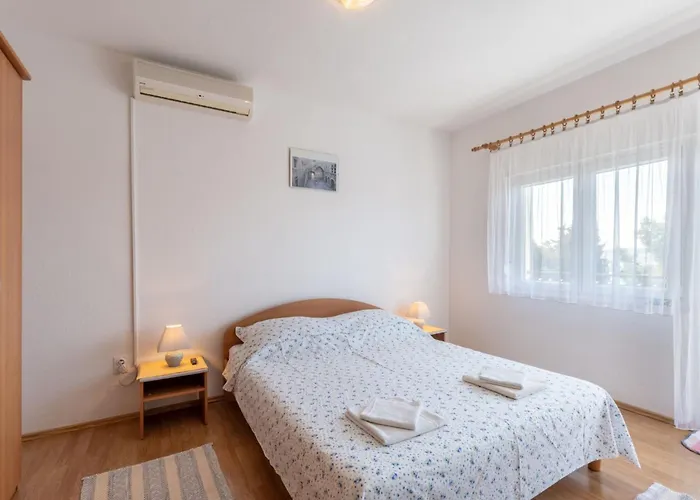 Charming With Balcony - Comfort One Bedroom